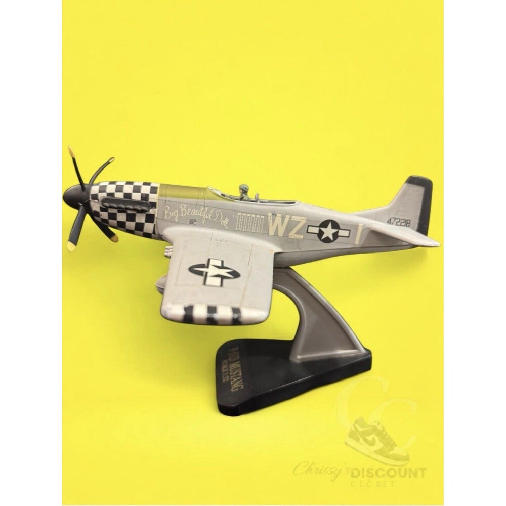 MUSTANG Model Metal Airplane P-51D Big Beautiful Doll Fighter Squadron  Desk Top